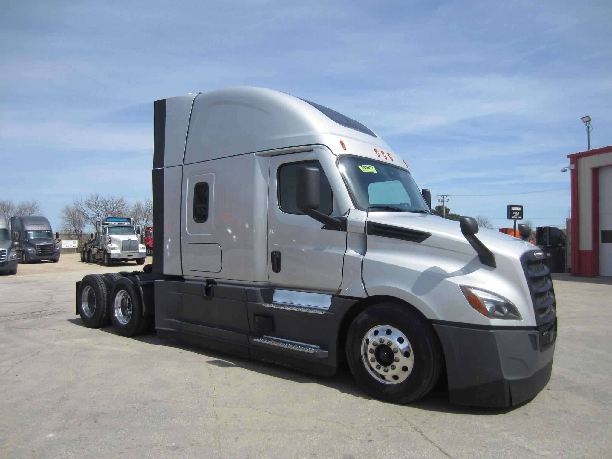 Used 2023 FREIGHTLINER CASCADIA 126 Conventional - Sleeper Truck in Shullsburg, Wi image 2