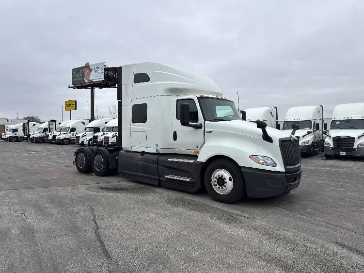 2023 International LT62F image 1