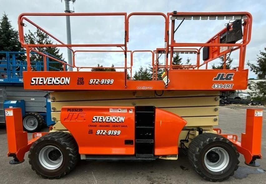 2011 JLG 4394RT PL03235 image 2