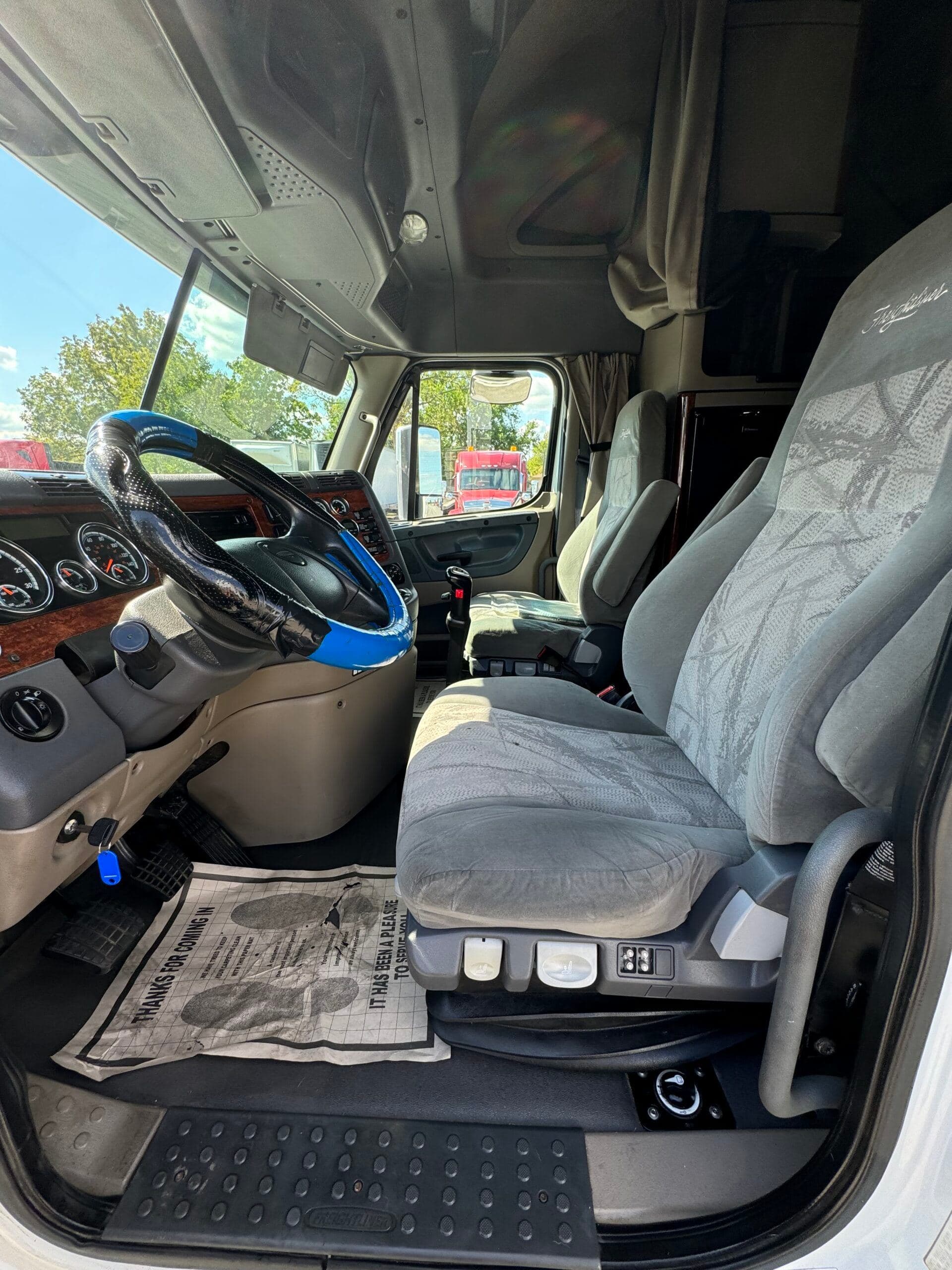 2016 Freightliner Cascadia 125 image 5