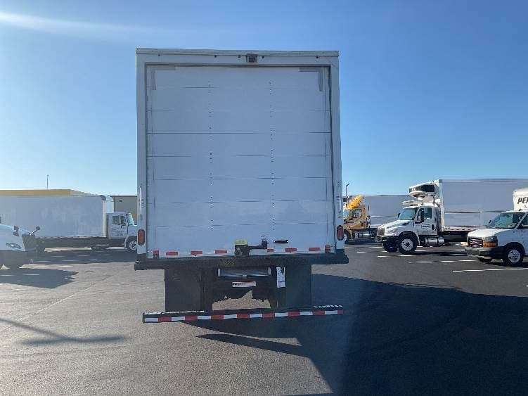 2022 International MV607 Box Truck - 220HP, 6 Speed Automatic, Roll up Door image 7