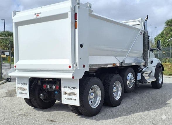 2025 Kenworth T880 image 5