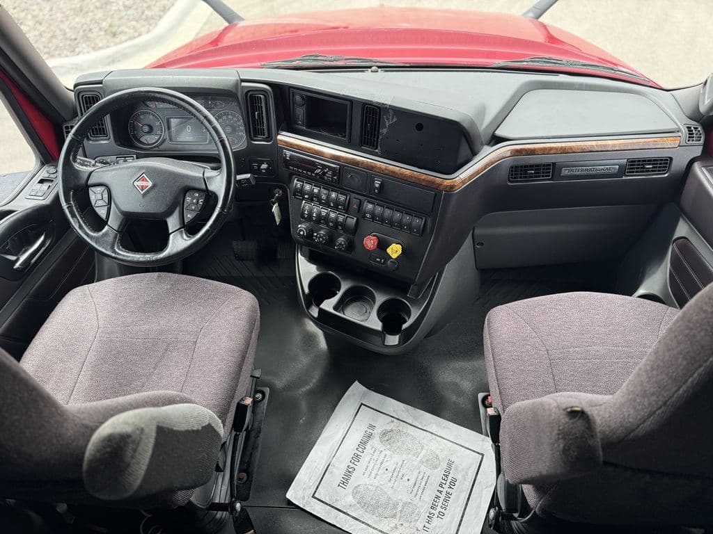 Used 2021 INTERNATIONAL LT625 image 23