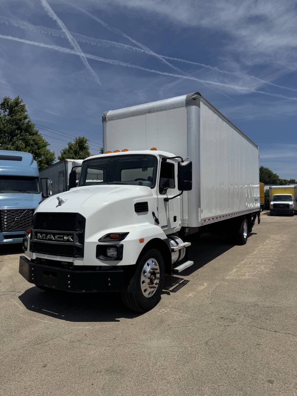 2022 Mack MD6 image 2