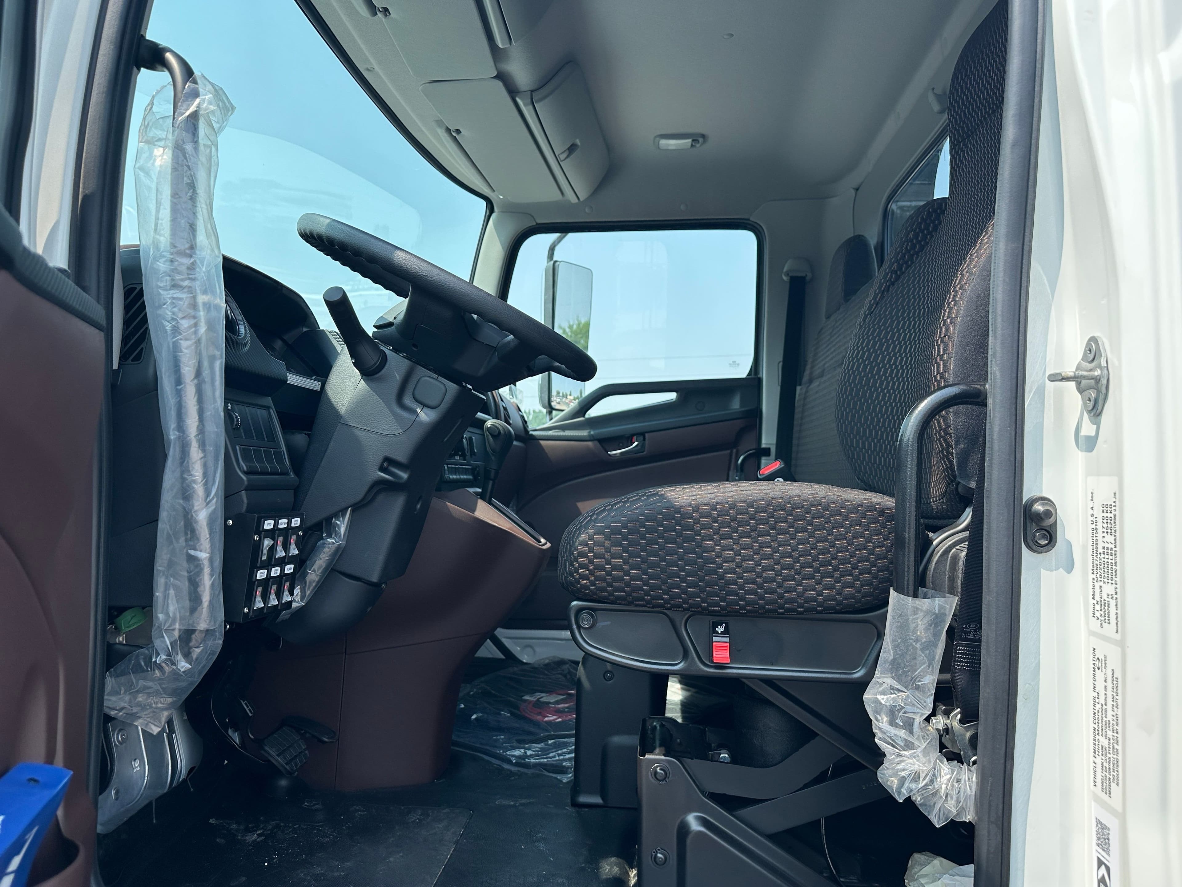 2025 Hino L6 WITH A CENTURY 21.5' STEEL CARRIER  (SK#: 6261C)  image 13