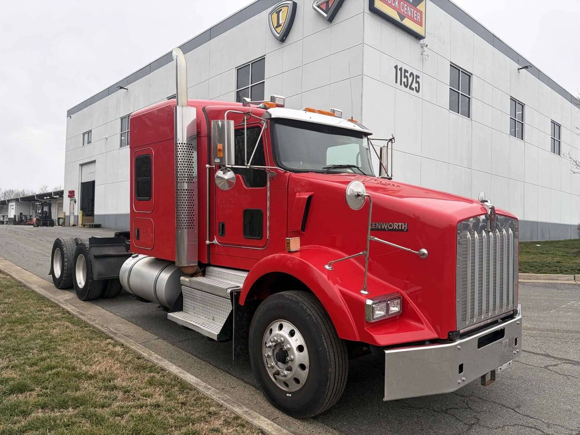 2019 Kenworth T8 Series image 6