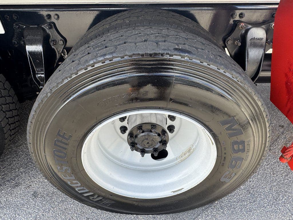 2015 Freightliner M2-112 image 41
