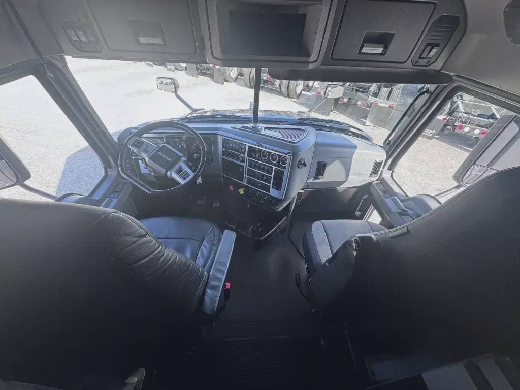 Used 2021 MACK Conventional - Sleeper Truck image 10