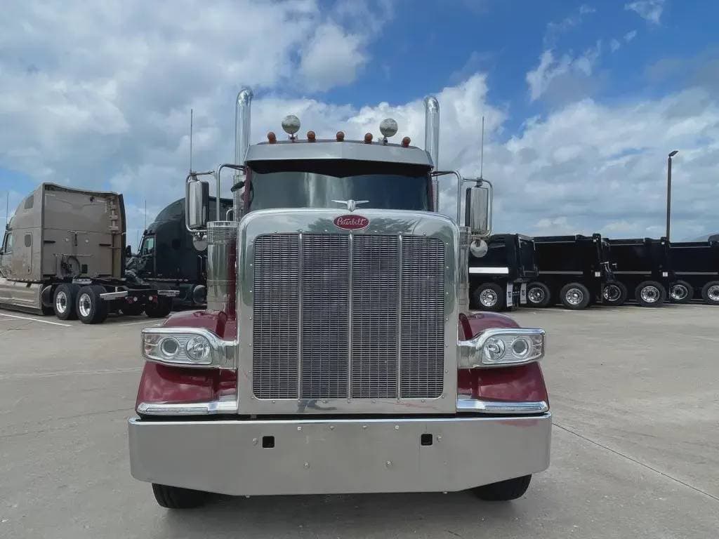 2025 Peterbilt 589 image 6