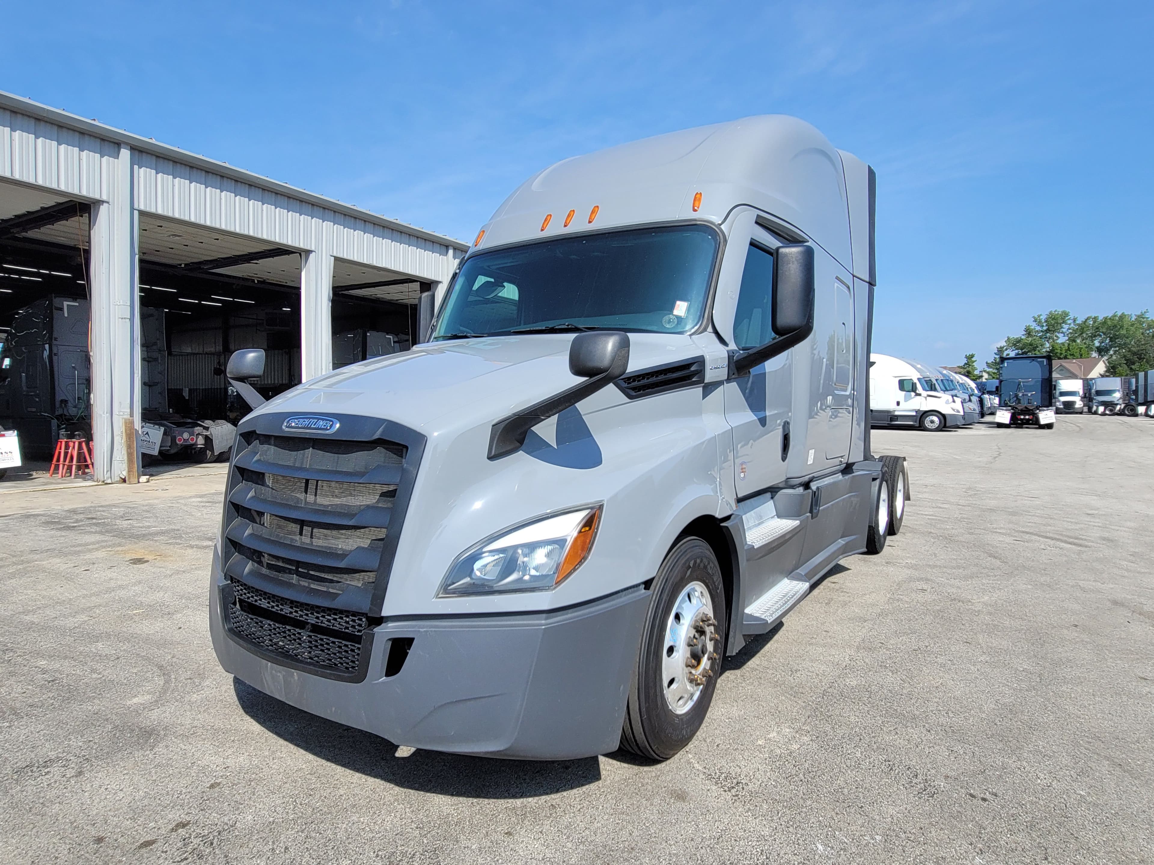 2022 Freightliner Cascadia 126 image 1