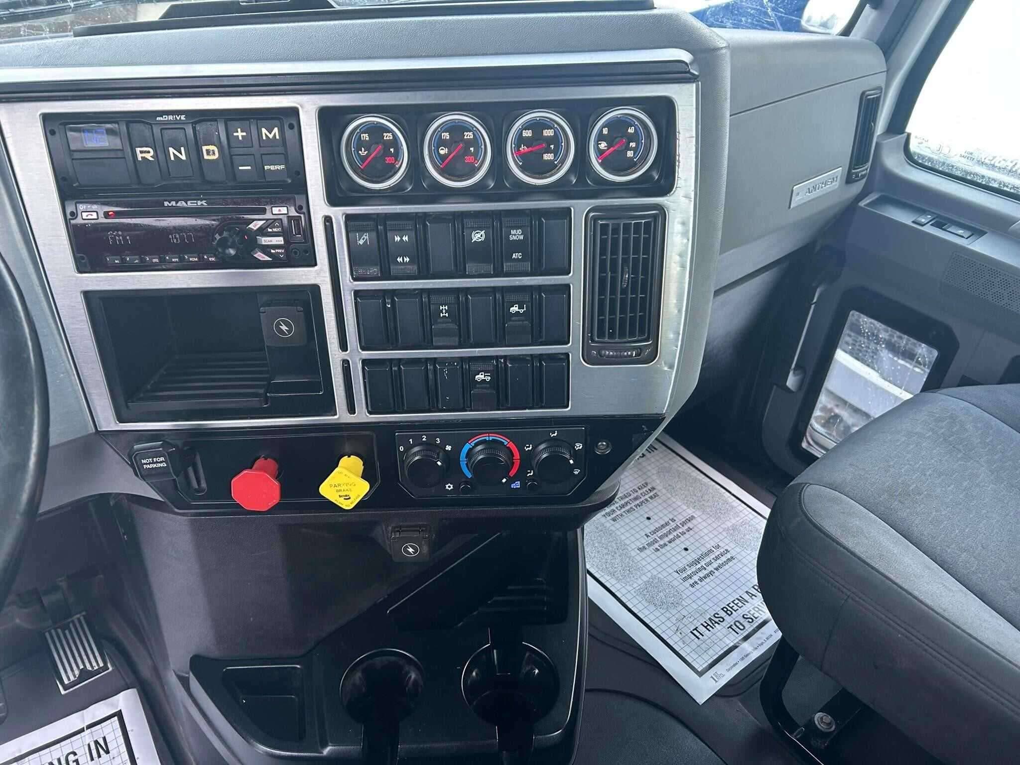 Used 2019 MACK ANTHEM Conventional - Day Cab in Oak Creek, WI image 5