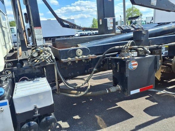 2020 Mack GRANITE 64FT image 10