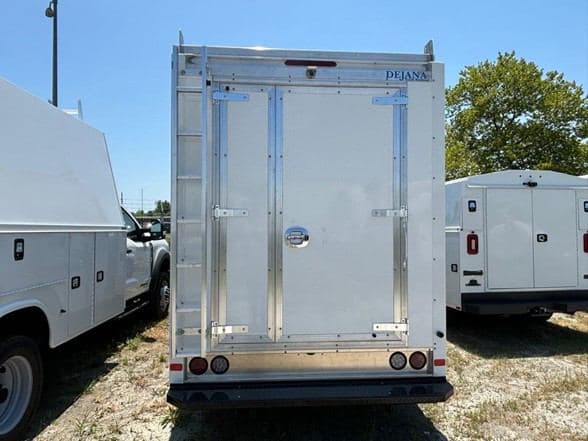 2024 Ford E350 image 4