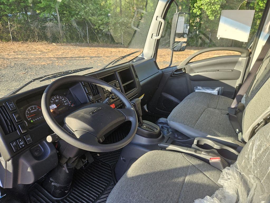 New 2027 ISUZU NPR-HD image 3