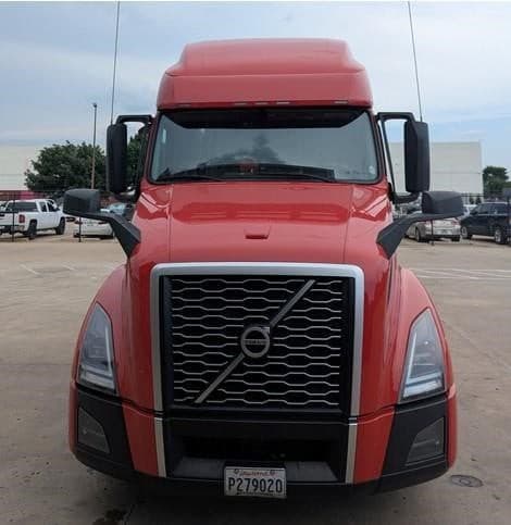 2023 Volvo VNL64T760 image 2