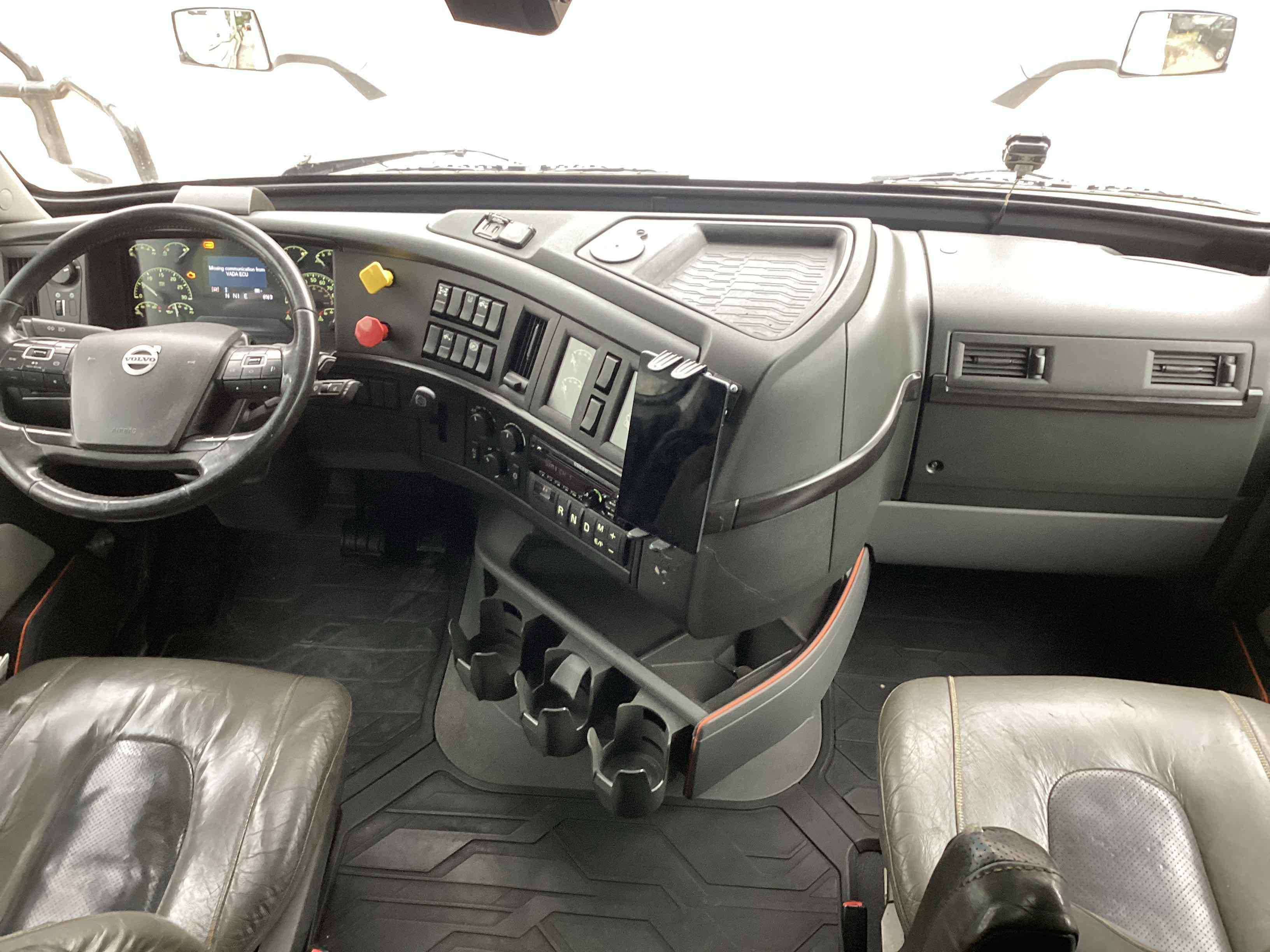 2018 Volvo VNL64T760 image 6