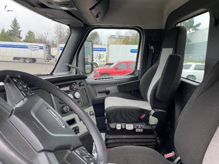 2019 Freightliner Cascadia 126 Day Cab Truck - 455HP, 12 Speed Automatic image 10
