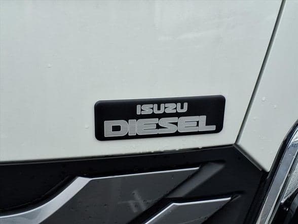 2024 Isuzu 3500 image 13