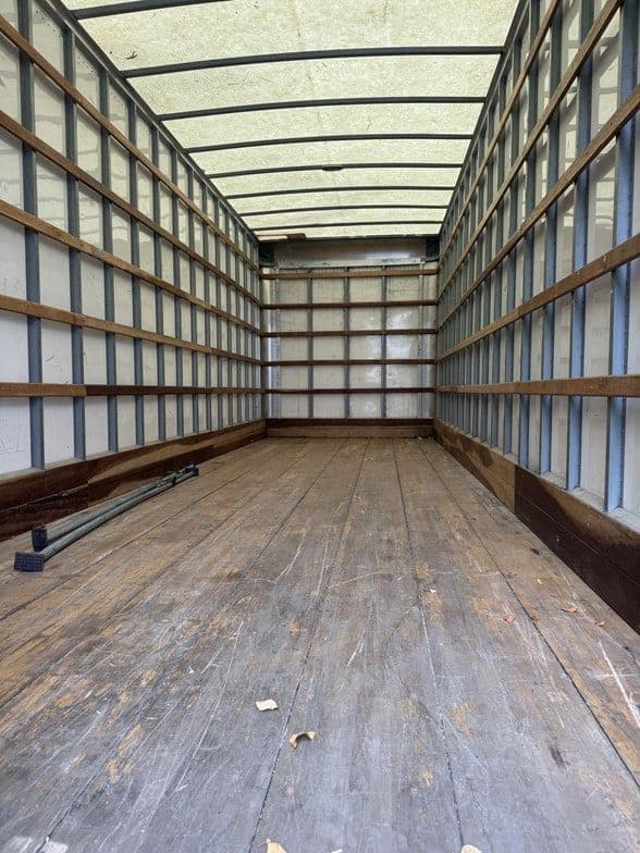 2018 Hino 258 image 4