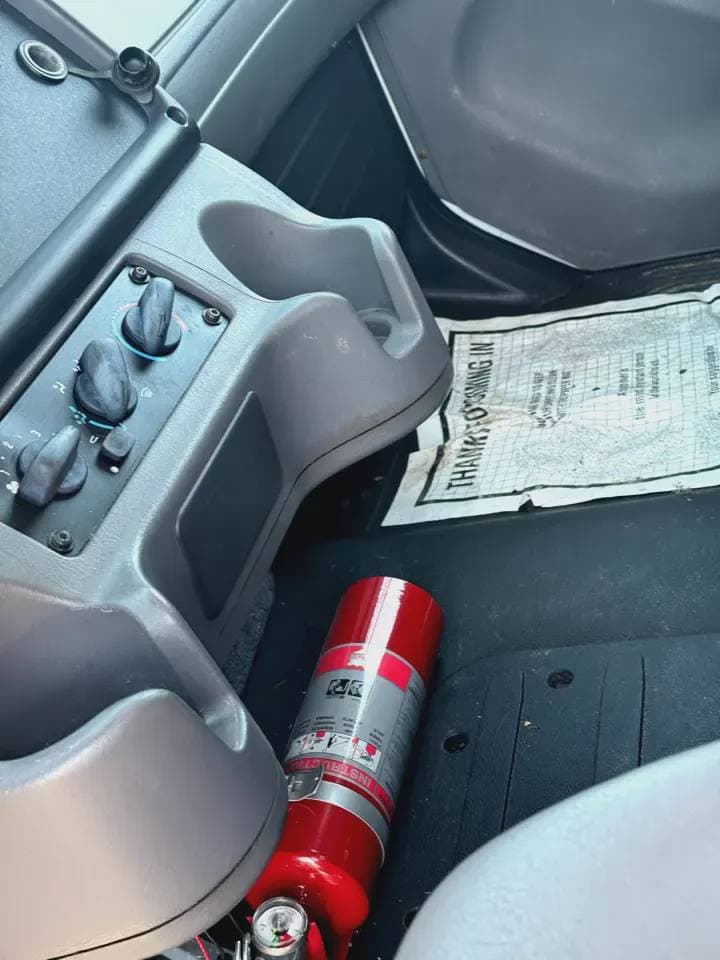 2017 Freightliner M2 image 7