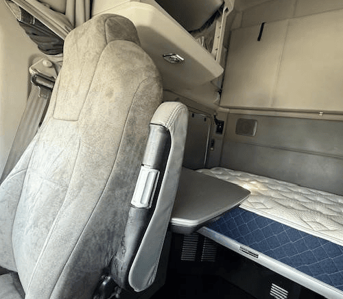 2020 Kenworth T680 image 8