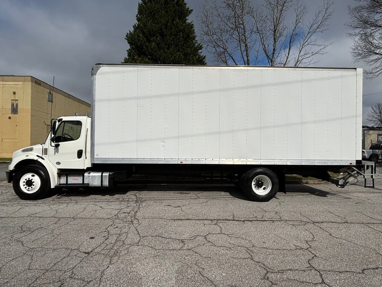 2019 Freightliner M2106 image 6