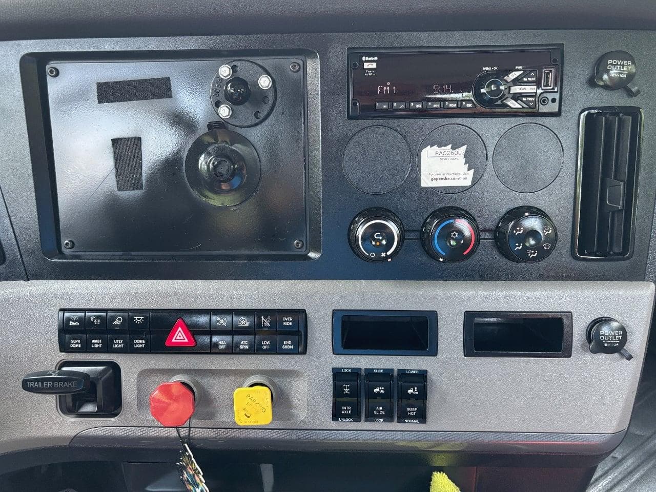 2018 Freightliner Cascadia 126 image 17