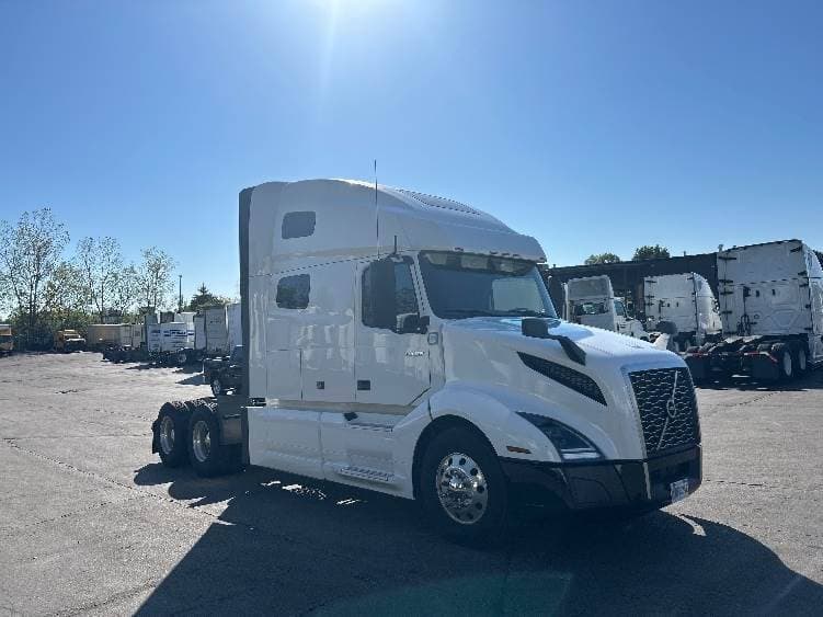 2022 Volvo VNL image 1