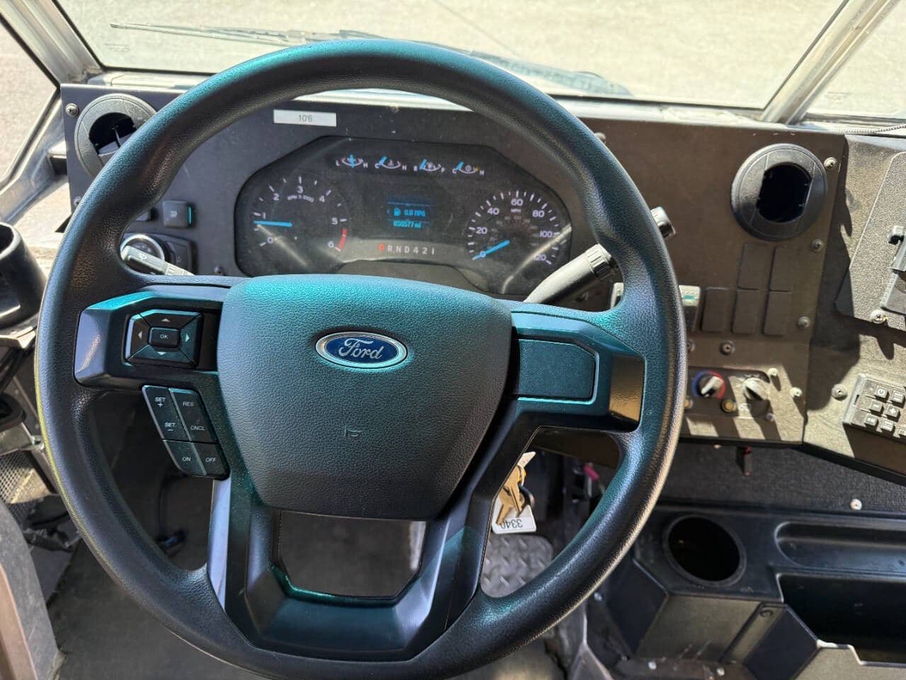 2021 Ford Stripped Chassis image 8