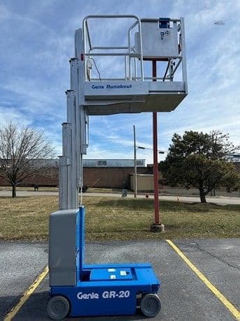 2014 GENIE GR20 image 2