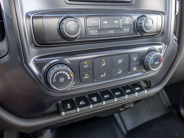 2024 Chevrolet Silverado 5500HD Work Truck 20'x96"x91" Box Truck image 15