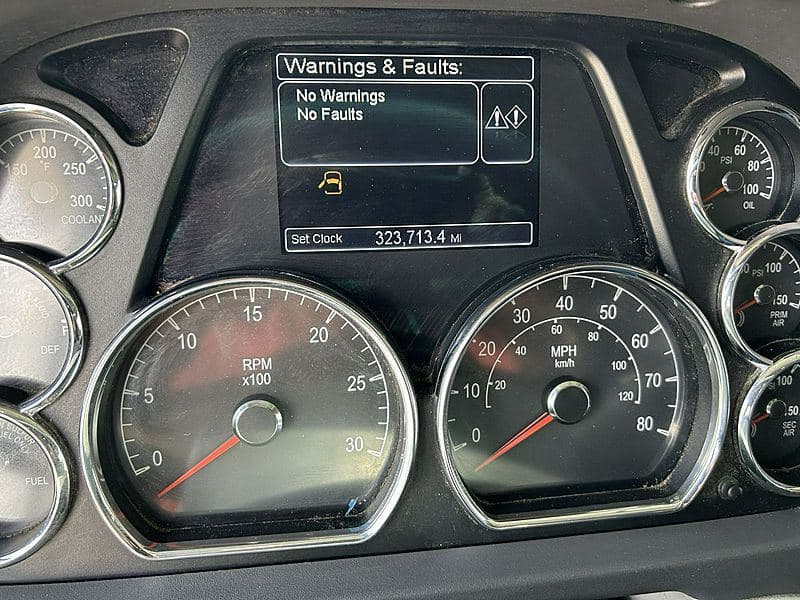 2021 Peterbilt 579 image 8