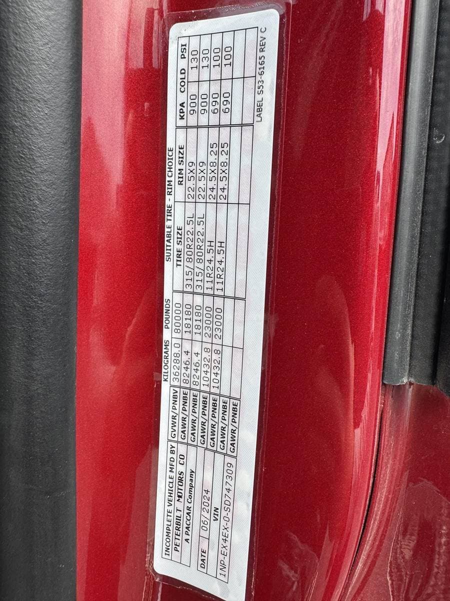 2025 Peterbilt 589 image 18