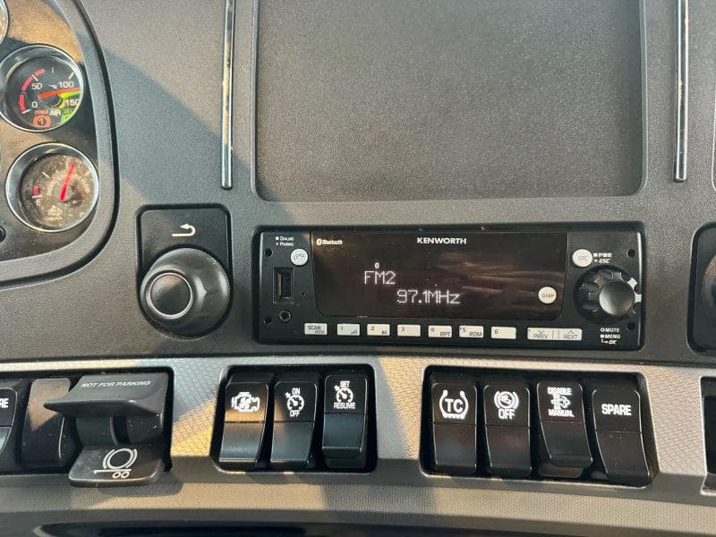 2021 Kenworth T600 image 20