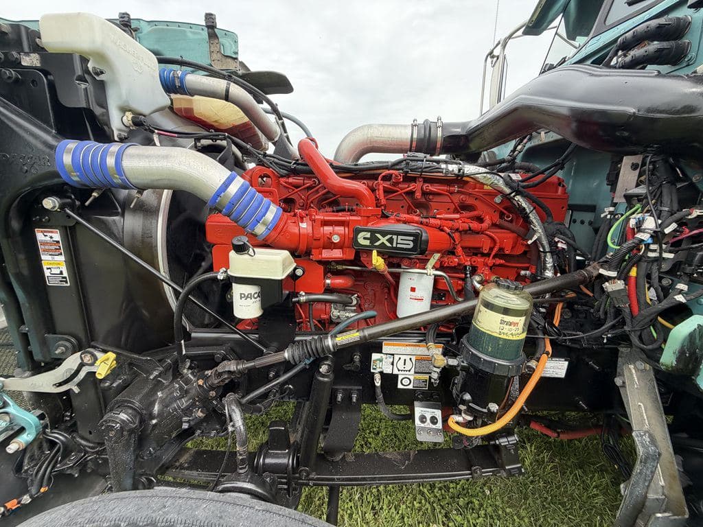Used 2024 PETERBILT 389 image 25