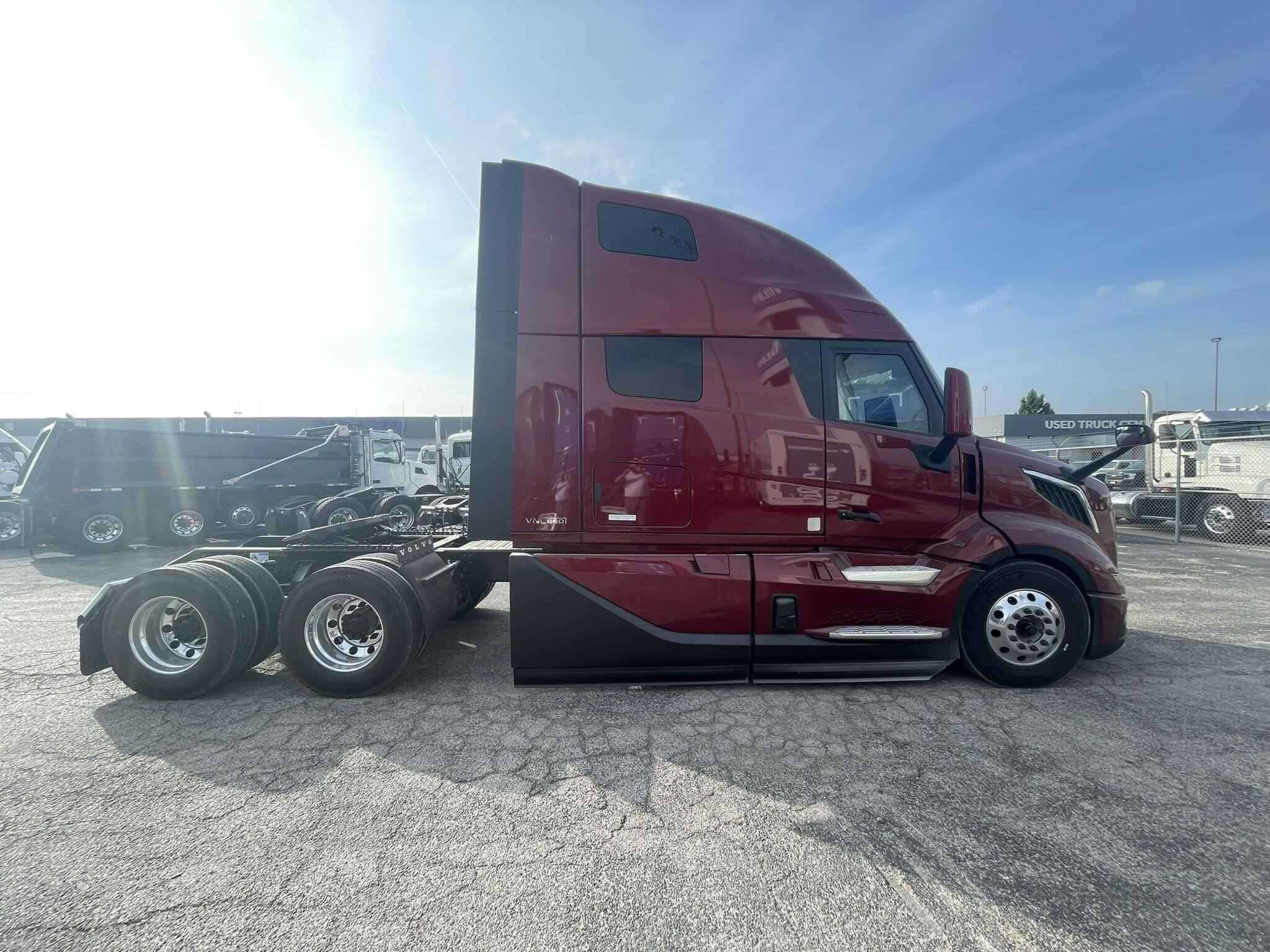 2026 Volvo NEW VNL image 3