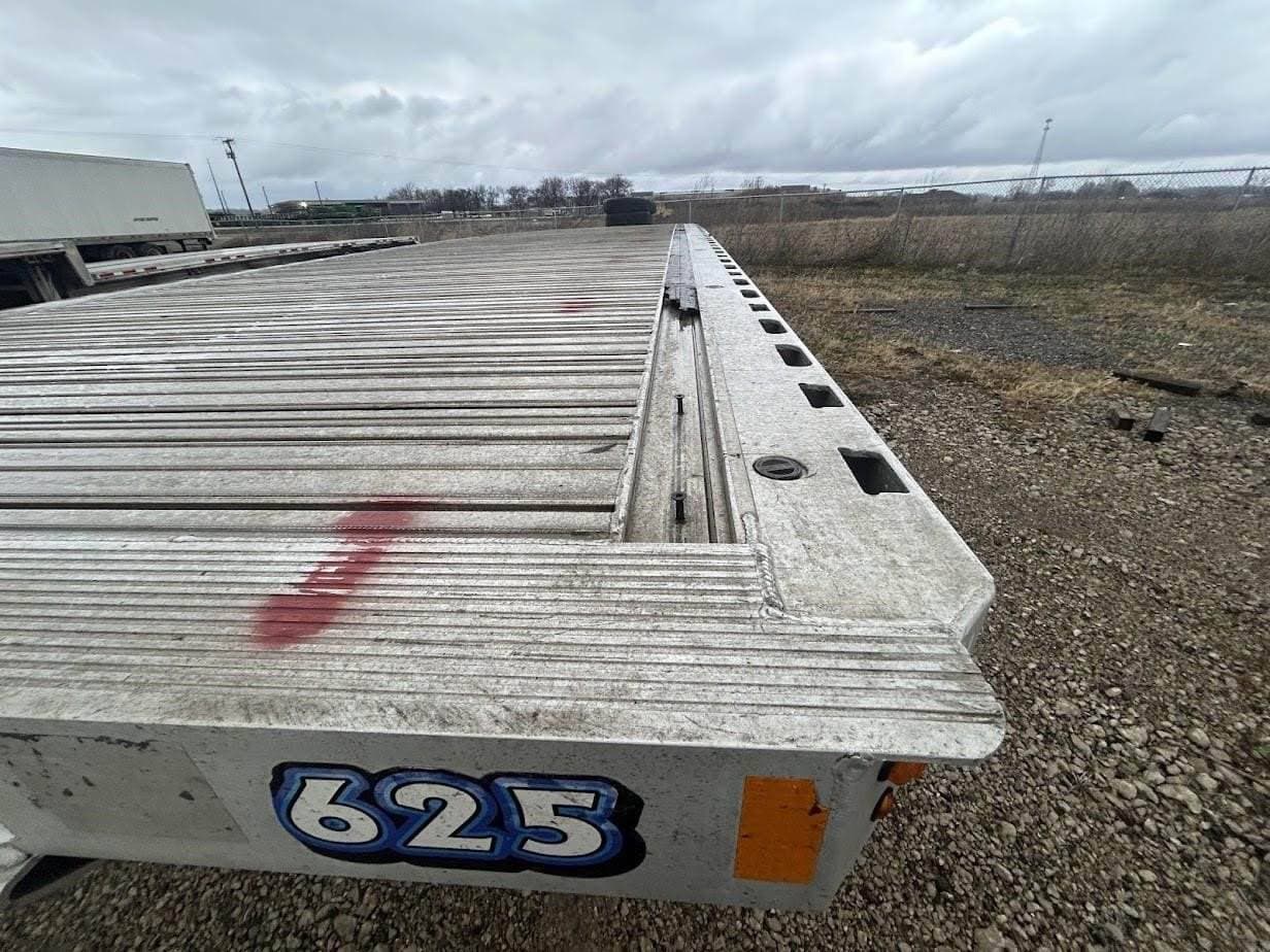 2019 Fontaine 48x102 Aluminum Flatbed Trailer - Air Ride, Spread Axle image 11
