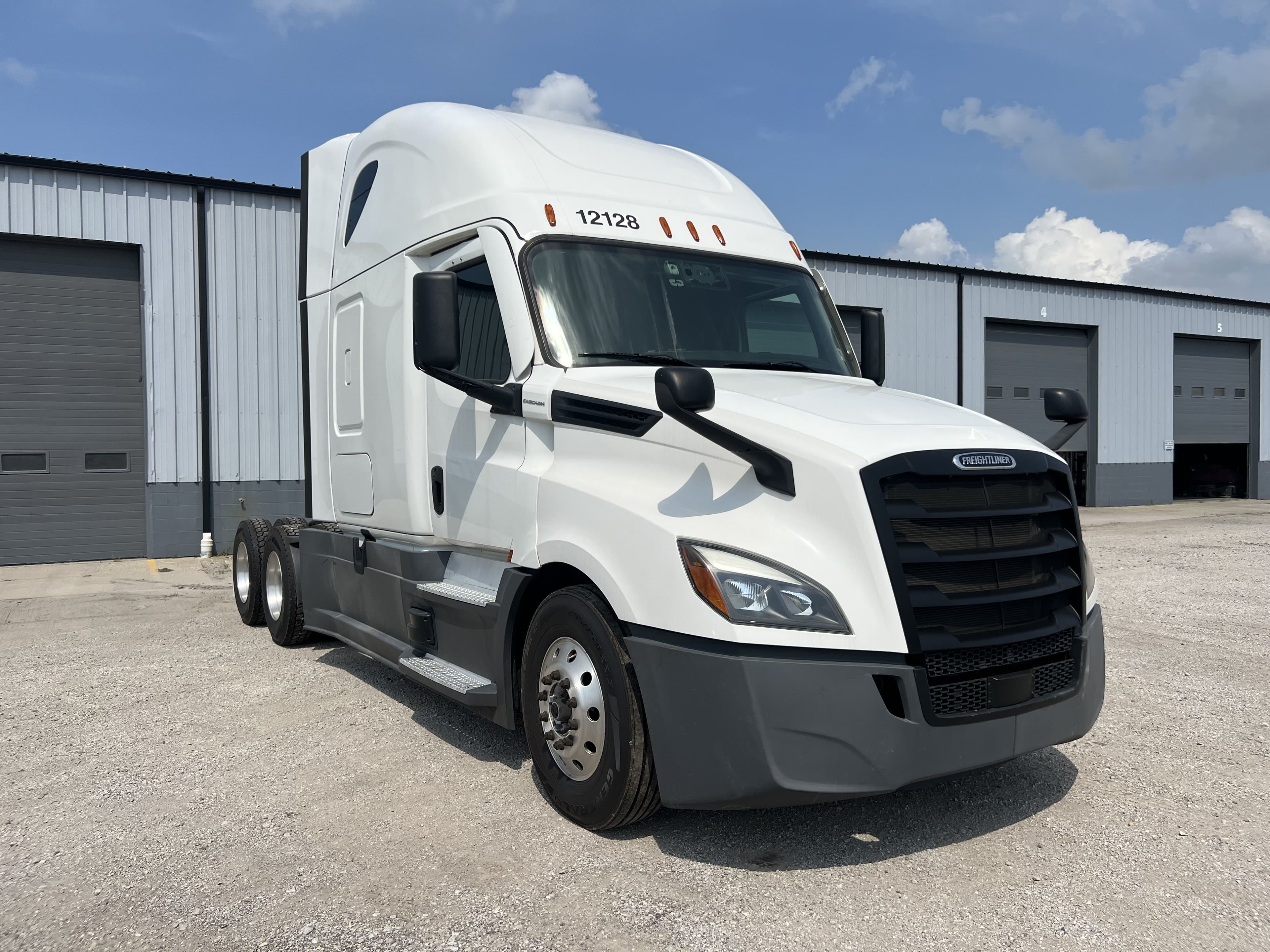 2022 Freightliner Cascadia 126 image 5