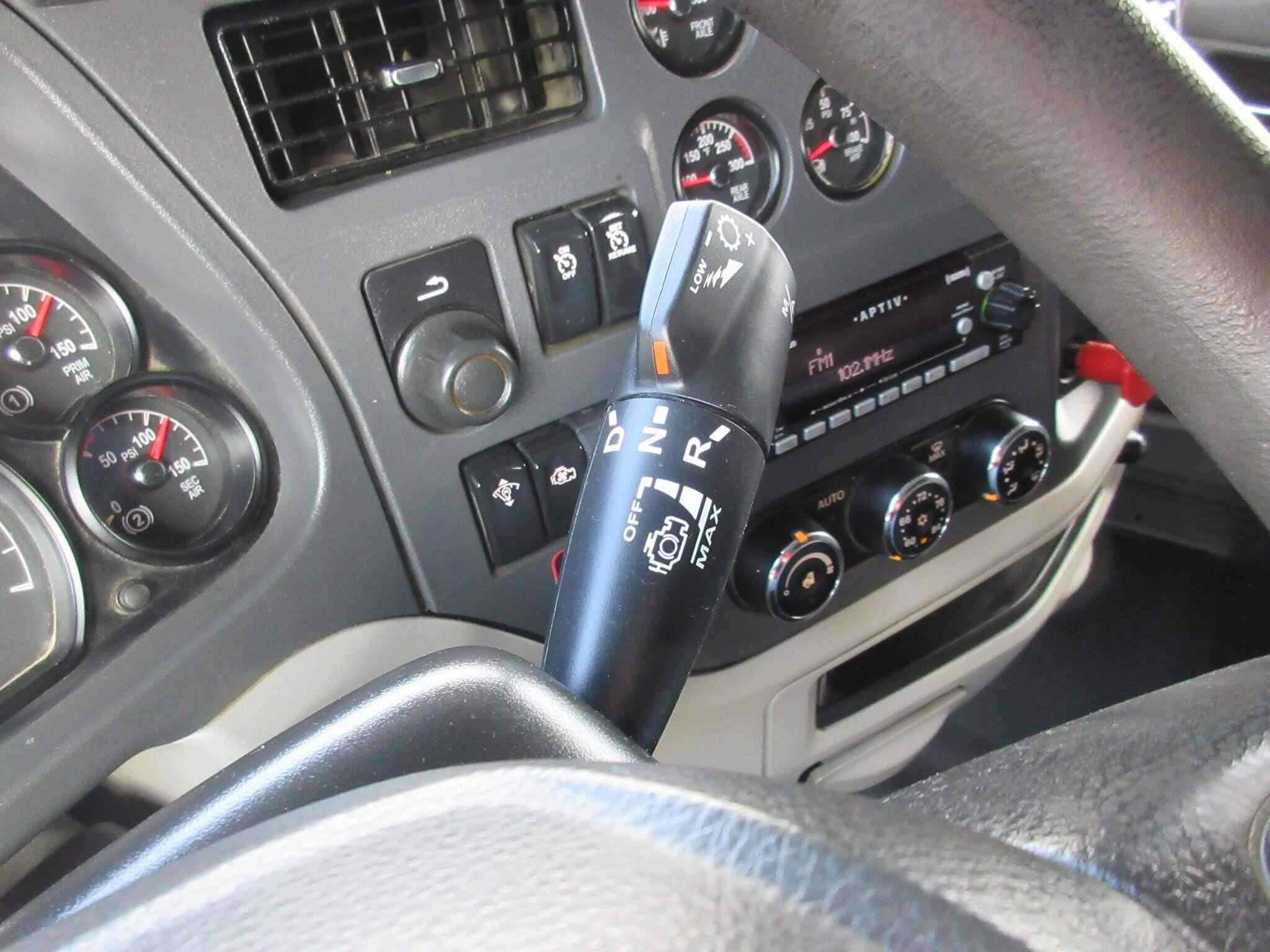 2019 Peterbilt 567 image 7