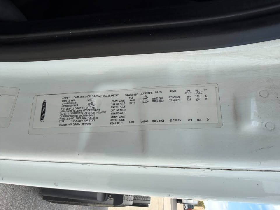 2018 Freightliner Cascadia image 7