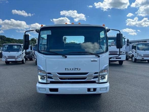 2024 Isuzu 3500 image 2