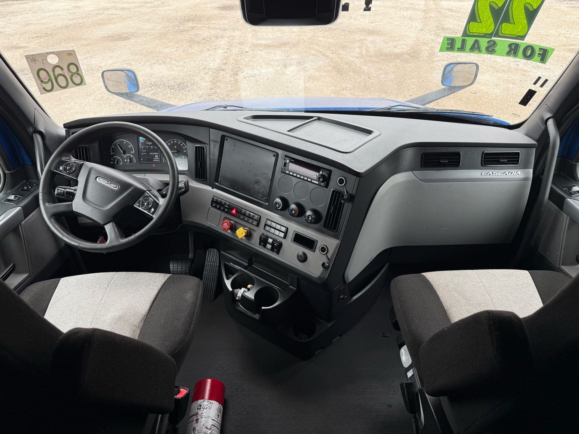 2022 Freightliner - 426k - 11,500 Hours - 455HP image 14