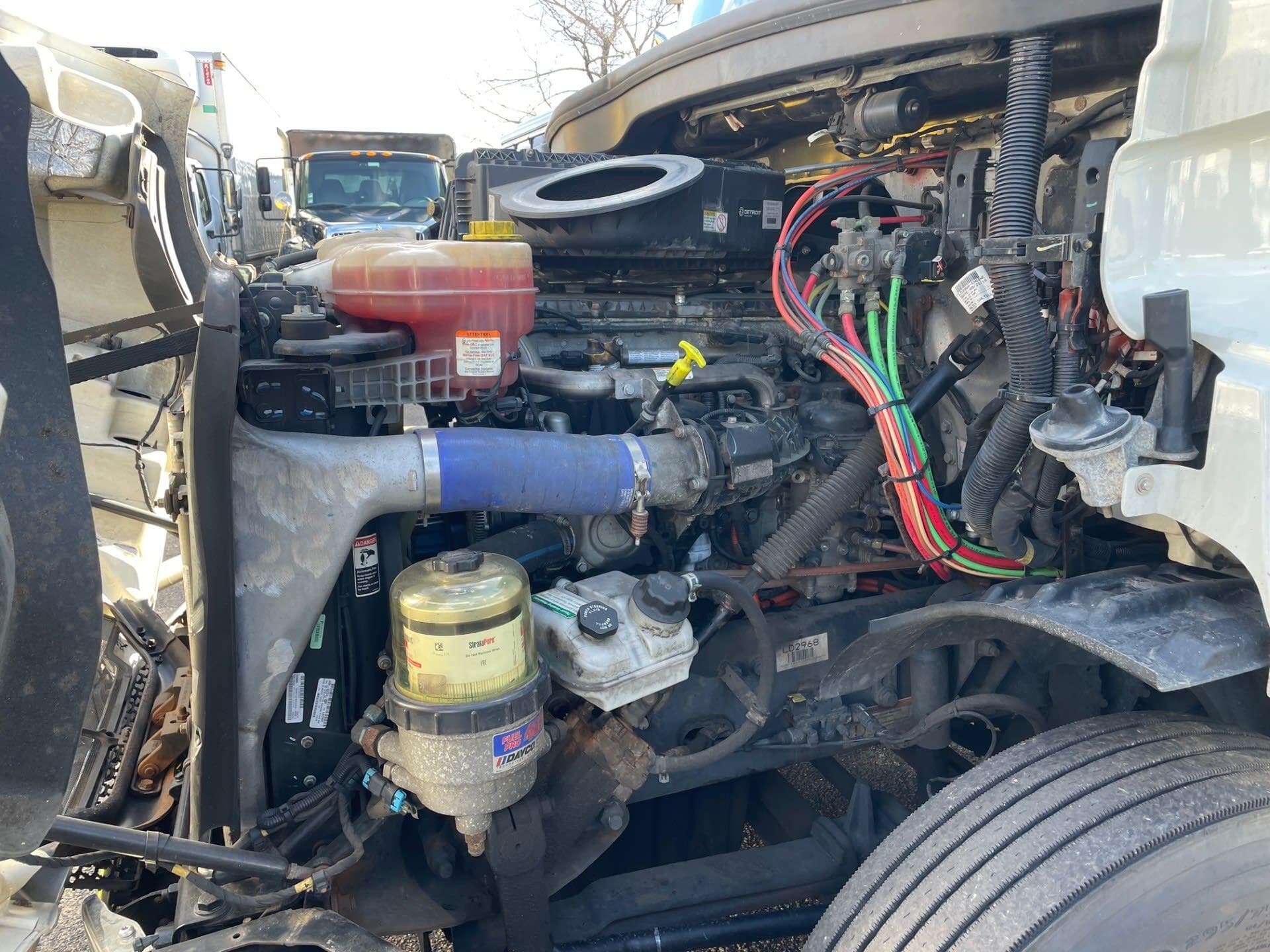 Used 2019 FREIGHTLINER/MERCEDES Conventional - Day Cab - NEW CASCADIA 116 image 9