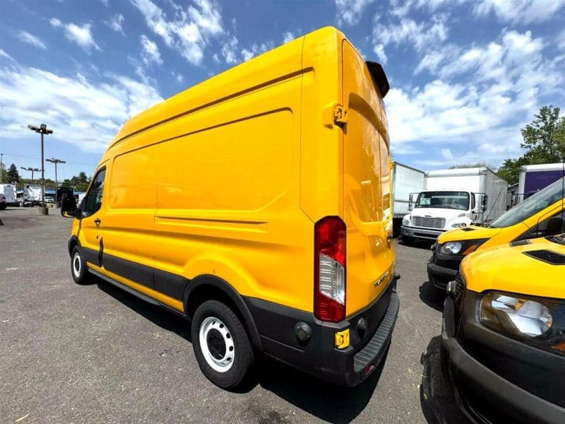 2020 Ford CF8000 image 4