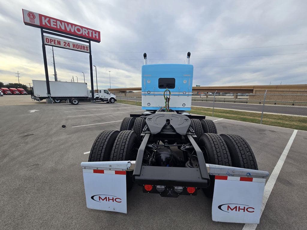 New 2026 KENWORTH W900L image 2
