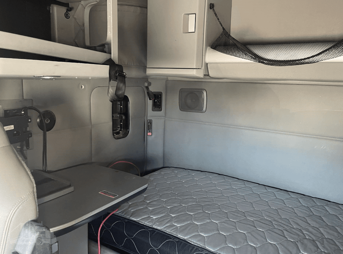 2020 Kenworth T880 image 8