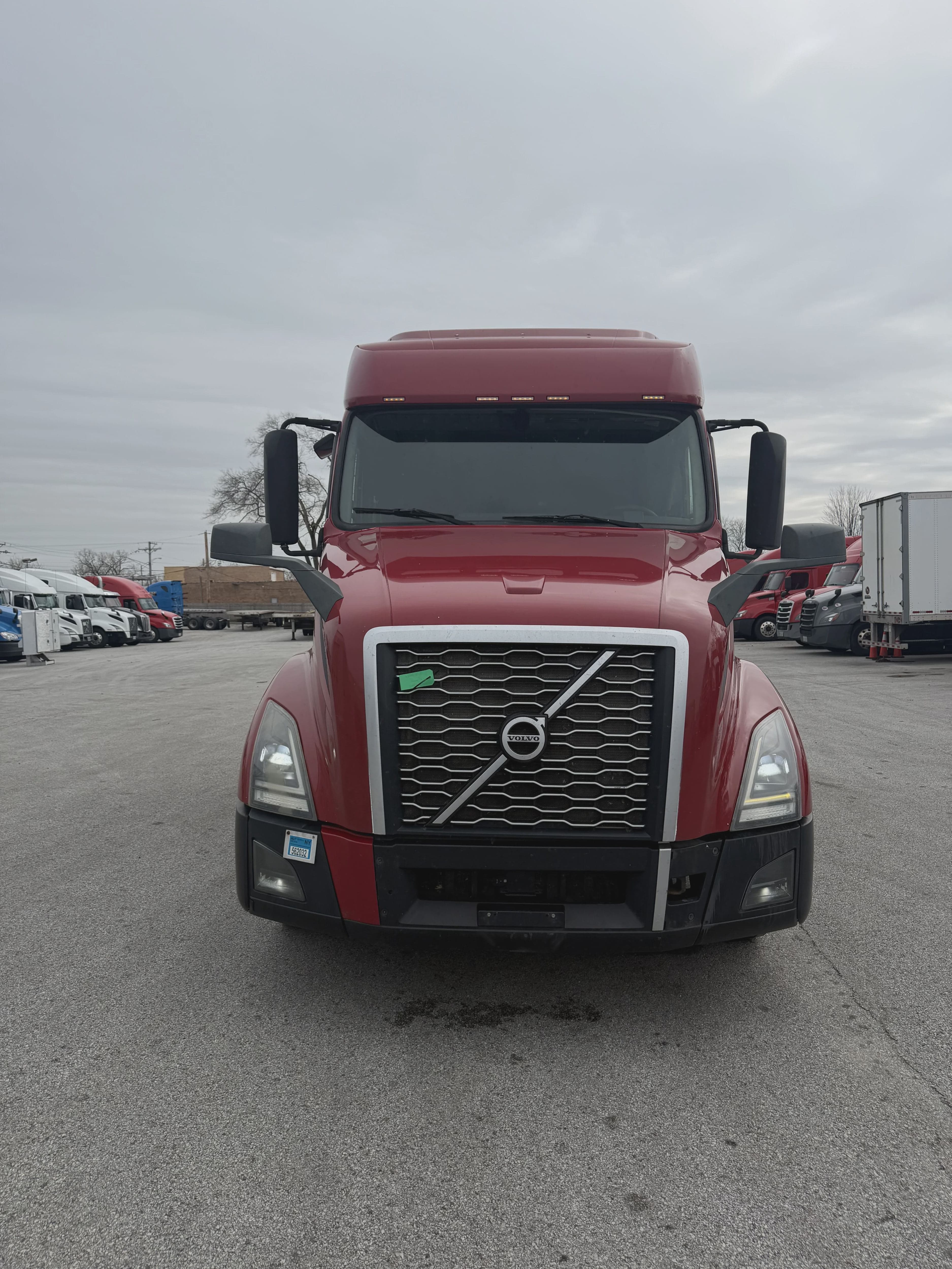 2019 Volvo VNL64T740 image 2