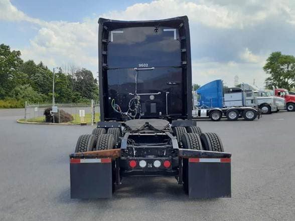 2019 Kenworth T680 image 3