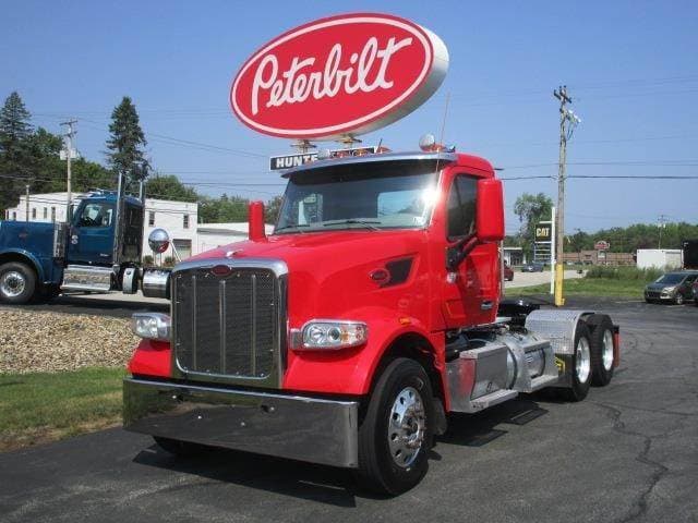 2020 Peterbilt 567 image 1