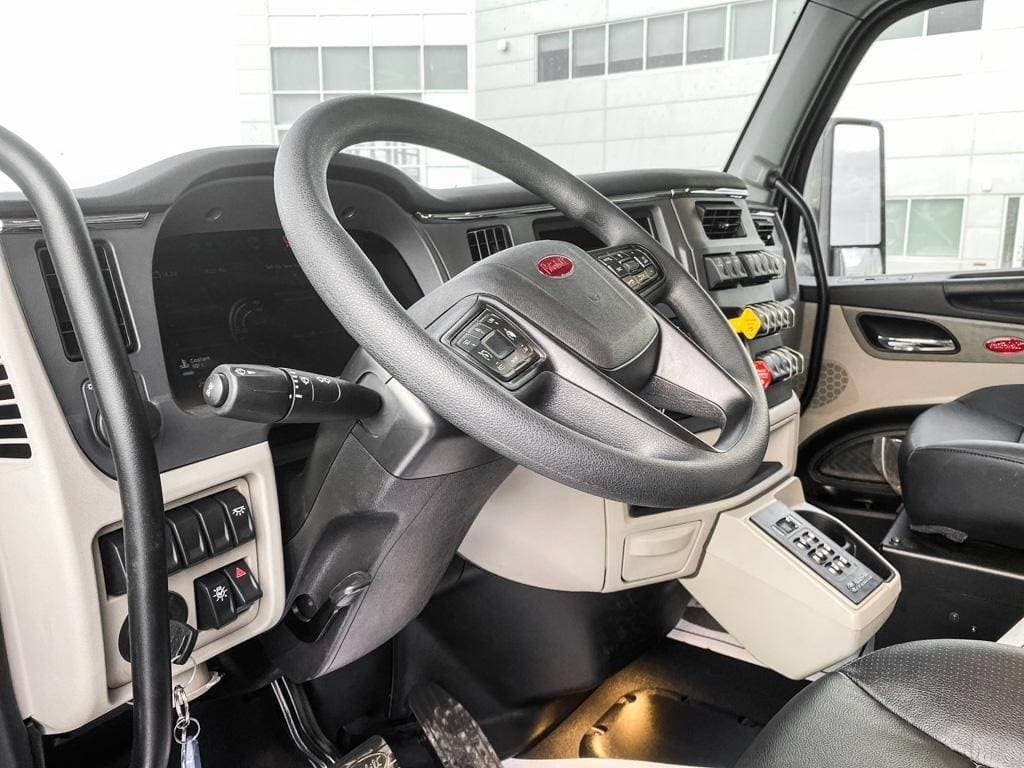 2024 Peterbilt 567 image 4